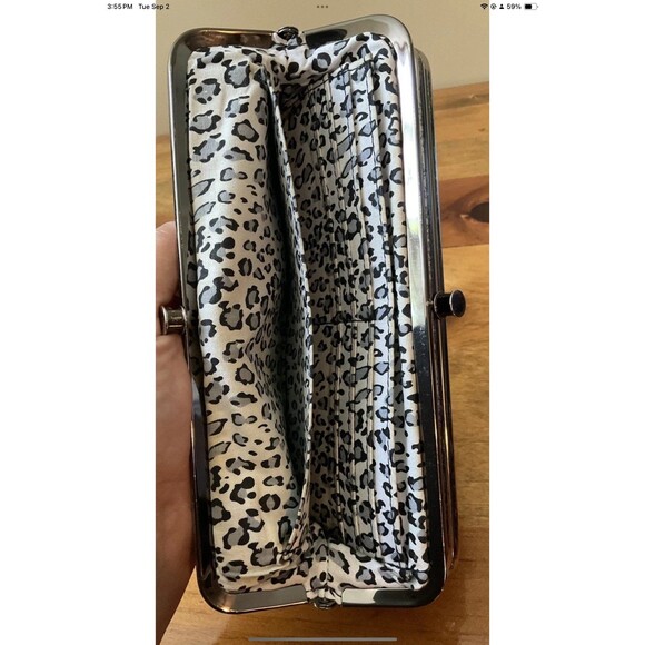 Kenneth Cole NY Black Leather Double Kiss Lock Magnetic Frame Bifold Wallet - Picture 5 of 11